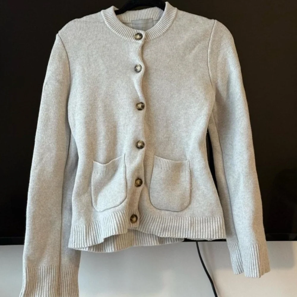 Modern Citizen Soft Gray Cardigan with Pockets - Picture 4 of 5